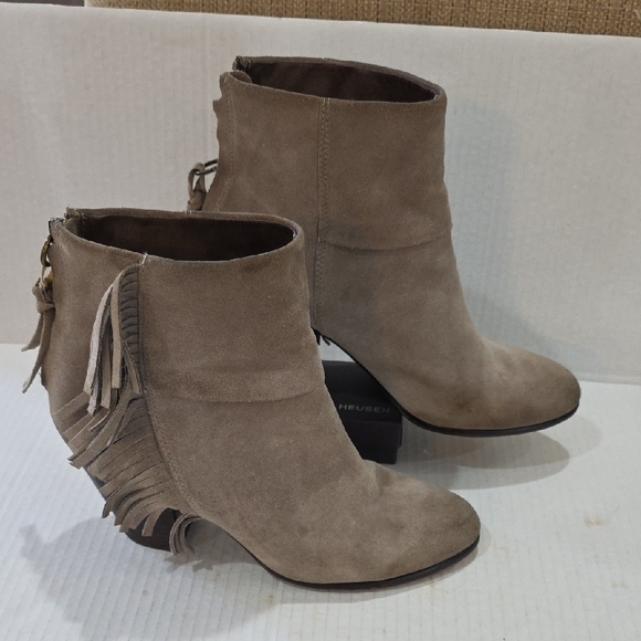 Ash Shoes - Ash Quick Suede Fringe Women's Ankle Boots - Tan Size 8